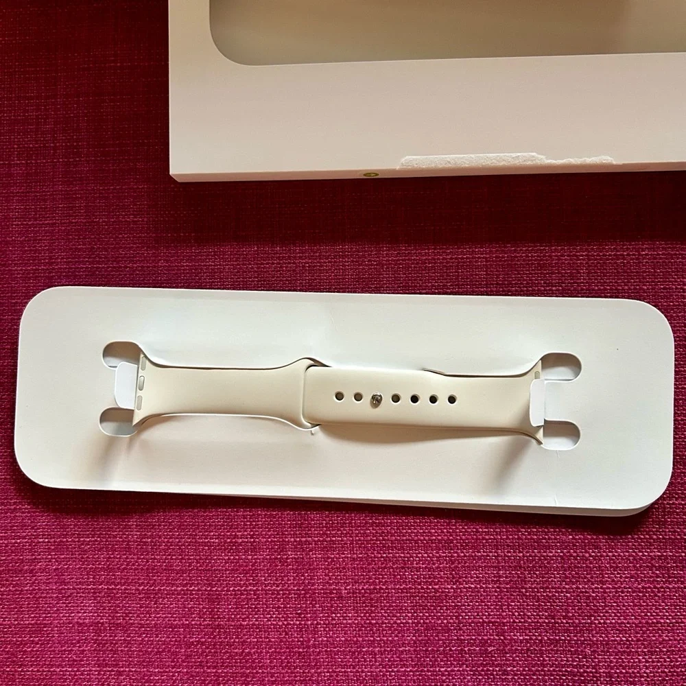 Apple Watch Sports Band - Starlight (Beige)